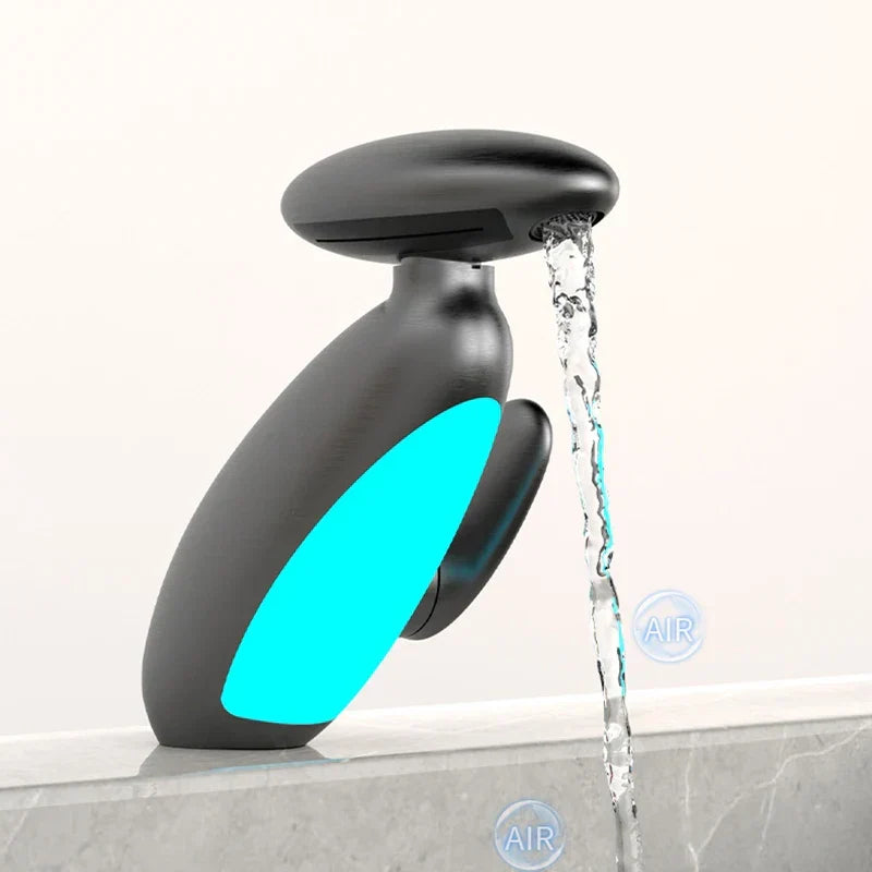 LoungeYard | Heat Sensor Color Changing Atmosphere Pull-Out Modern Faucet — product view 3