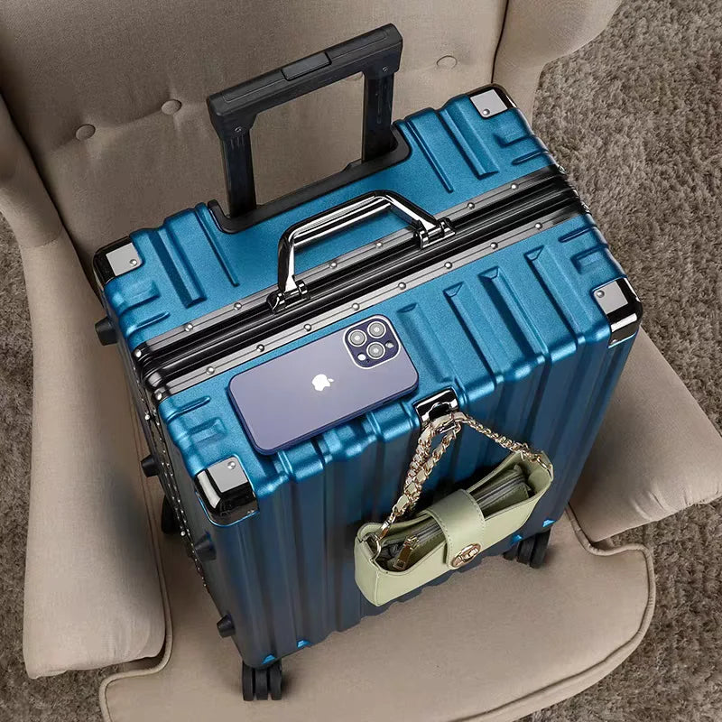 LoungeYard | Hardshell suitcase with aluminum frame – Vilnius — product view 6