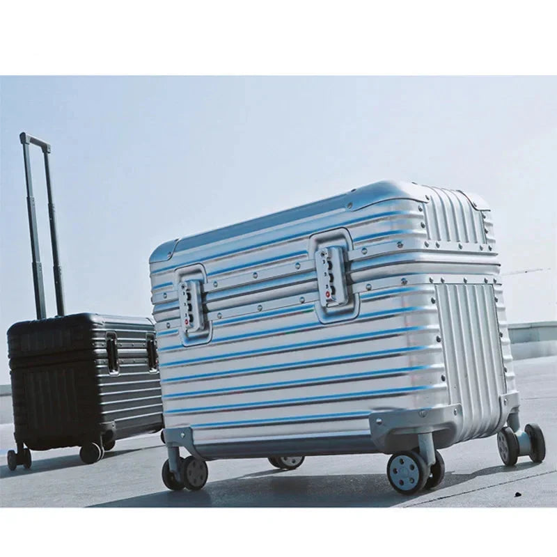 LoungeYard | Aluminium-Magnesium Hardcase Suitcase – Monaco — product view 4