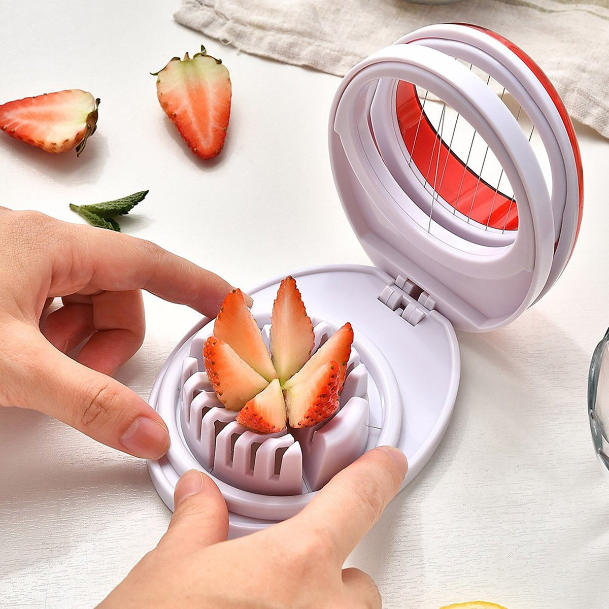 LoungeYard | Multifunctional Boiled Easy Egg Slicer — product view 2