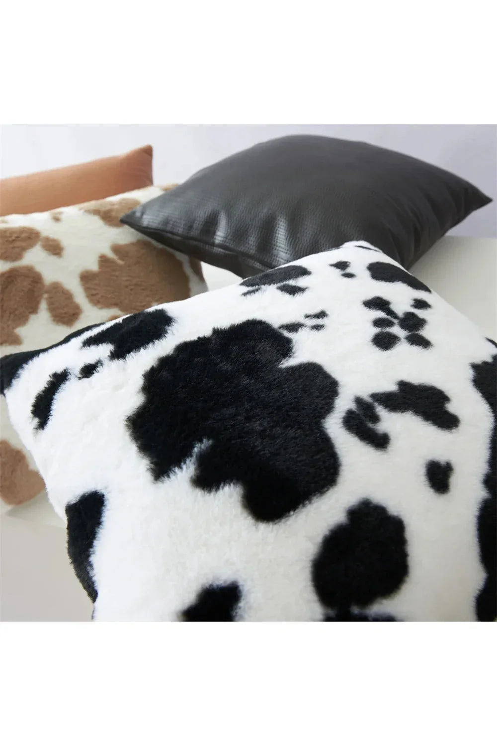 Plush pillowcase | LoungeYard — product view 4
