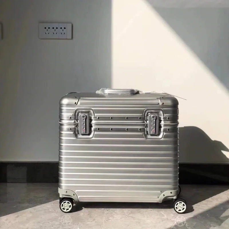 LoungeYard | Aluminium-Magnesium Hardcase Suitcase – Monaco — product view 6