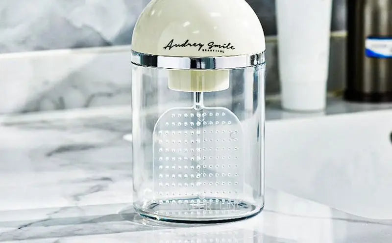 LoungeYard | Foaming Soap Dispenser — product view 6