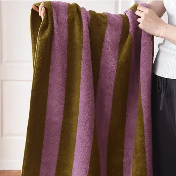 LoungeYard | Retro Stripes Towel (Chunky) — product view 1