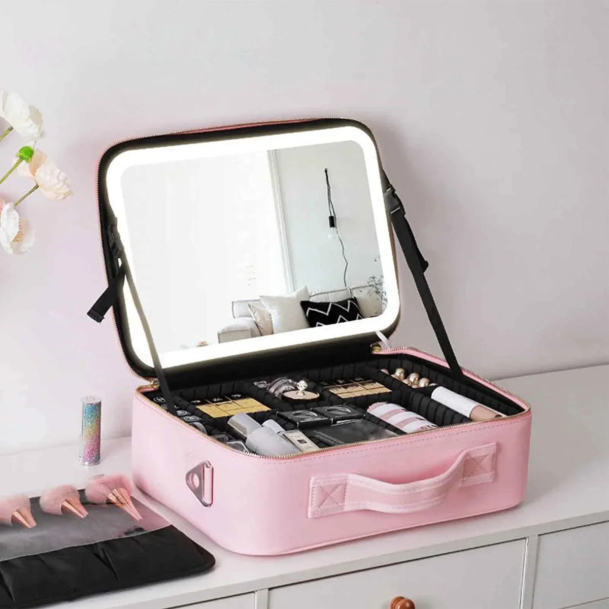 LoungeYard | Travel Cosmetic Case LED Mirror Makeup Bag — product view 1
