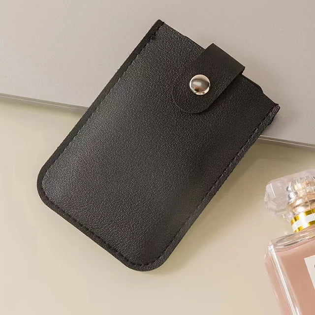 LoungeYard | Pocket Flex Leather Multi-Card Holder — product view 1