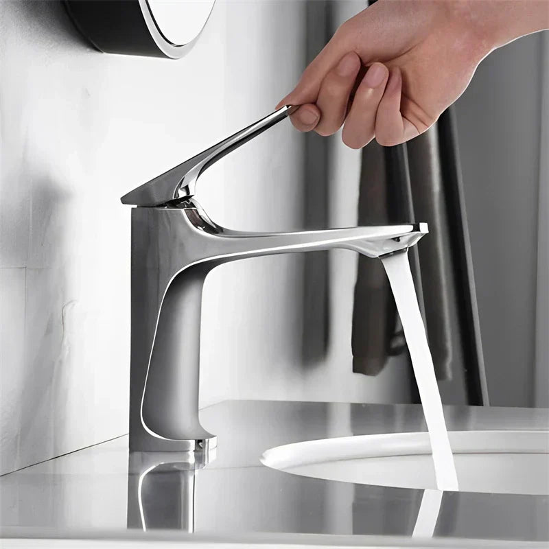 LoungeYard | Elegant bathroom faucet - with single lever for timeless comfort — product view 1