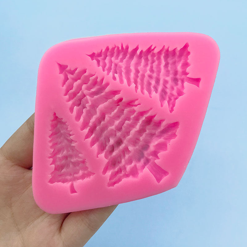 LoungeYard | Joyful Tree Cake Mold — product view 3
