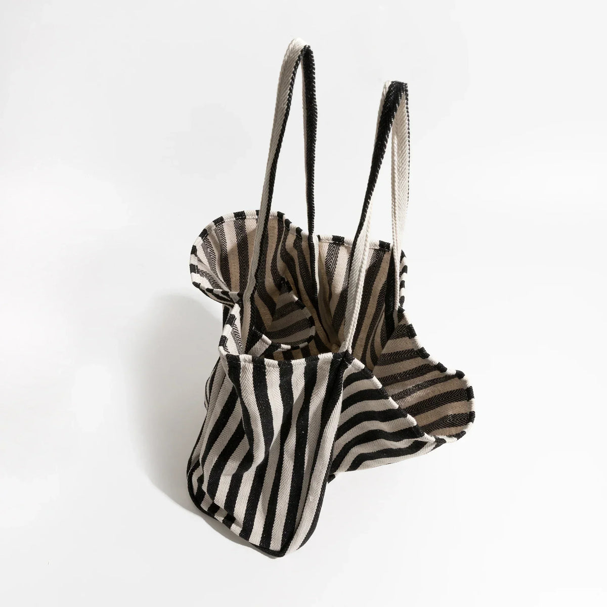 LoungeYard | Striped linen tote bag — product view 6