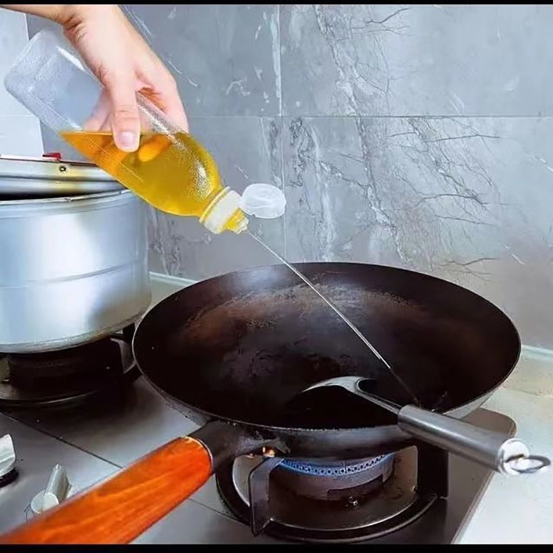 LoungeYard | Easy Squeeze Oil Dispenser Bottle — product view 2
