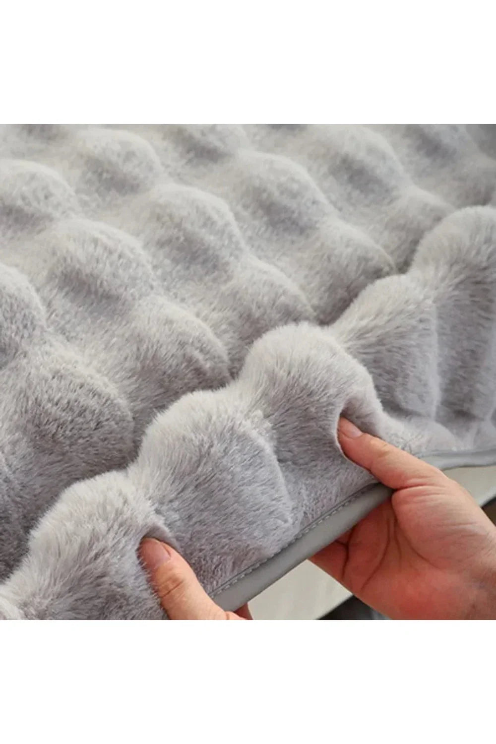 Softly Couch blanket | LoungeYard — product view 3