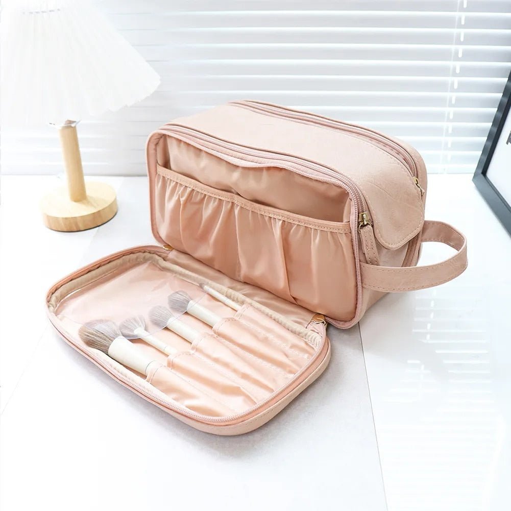 LoungeYard | Beauty Bag - Spacious bag - Ideal for your beauty essentials! — product view 7