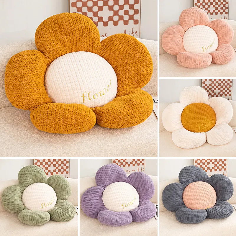 LoungeYard | Daisy Cushion — product view 1