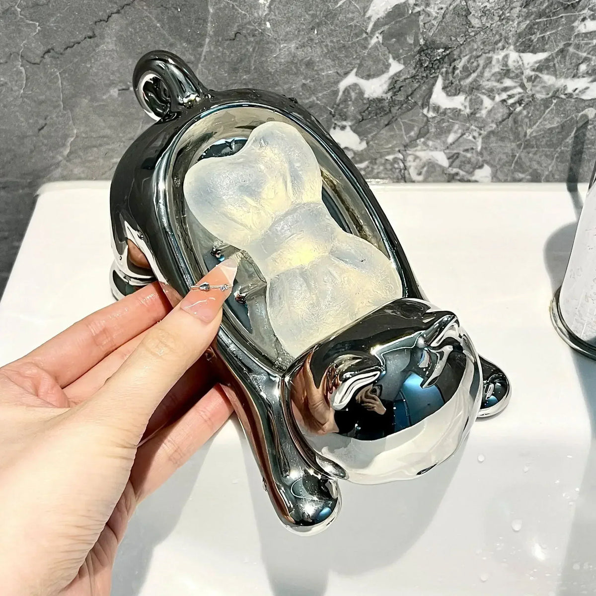 LoungeYard | Stretching Cat Soap Tray — product view 3