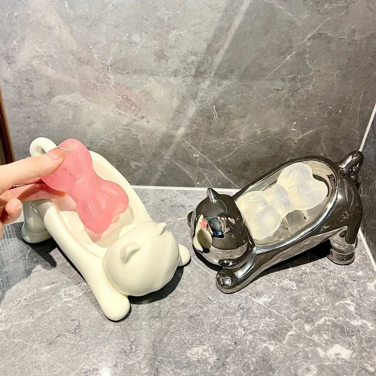 LoungeYard | Stretching Cat Soap Tray — product view 5