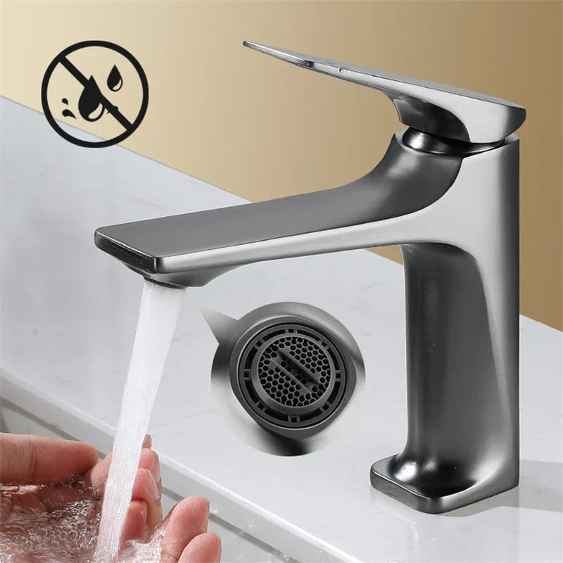 LoungeYard | Elegant bathroom faucet - with single lever for timeless comfort — product view 2