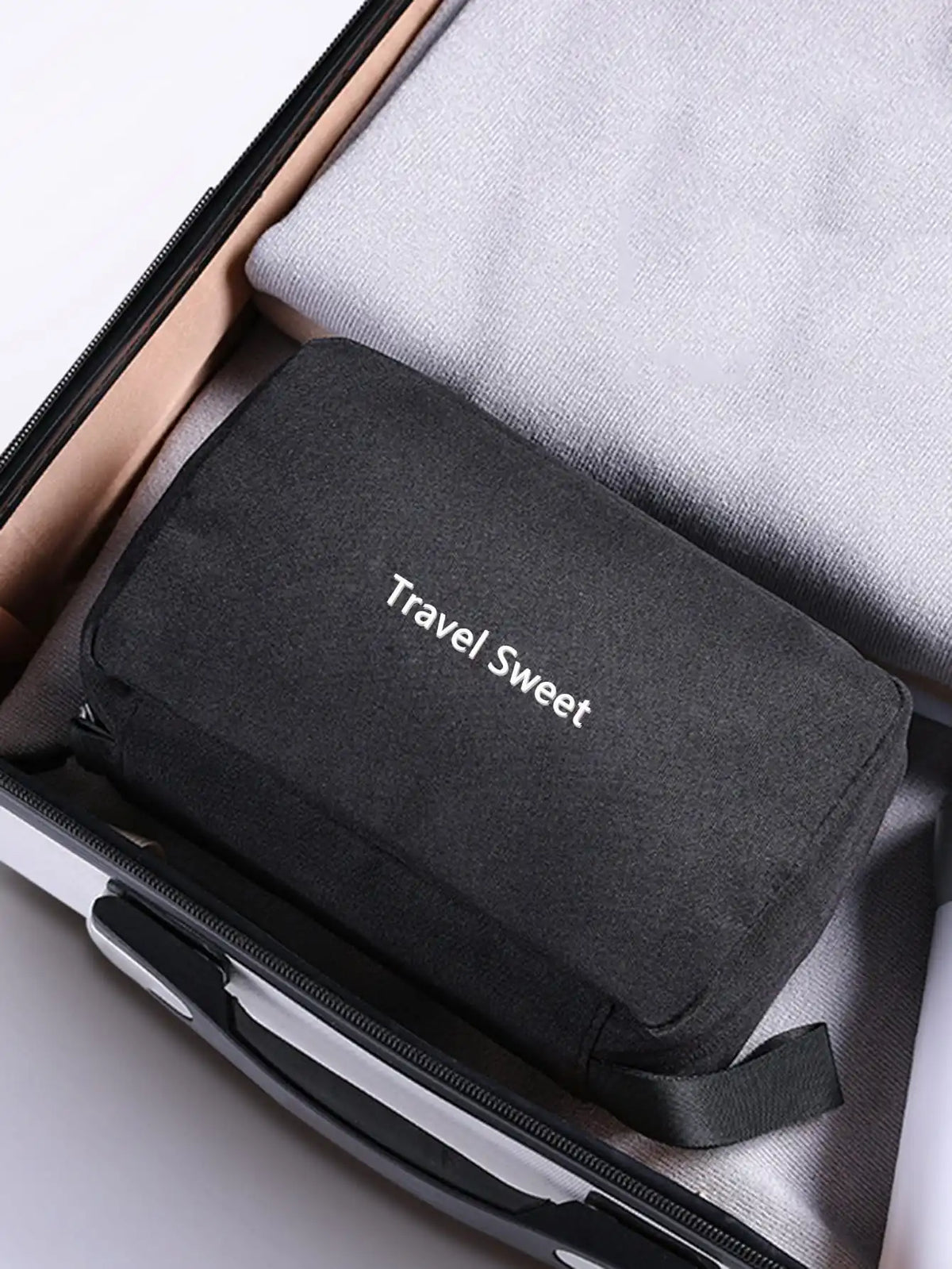 LoungeYard | Foldable Travel Toiletry Bag DryNexa TravelCube | Multilayer Design with Wet-Dry Separation | Space-Saving & Waterproof — product view 4