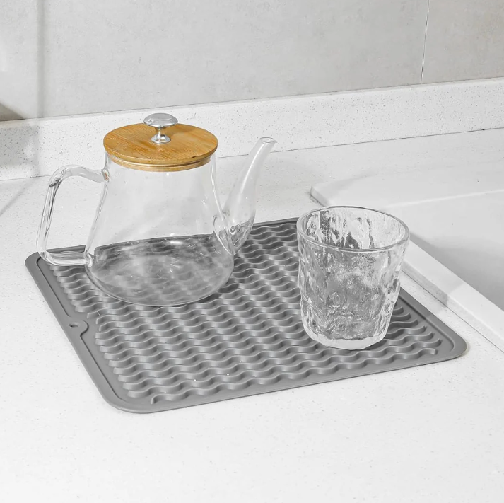 LoungeYard | Sustainable Silicone Drip Mat - Universally usable and heat-resistant — product view 4