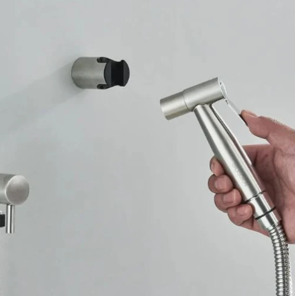 LoungeYard | Luxurious Bidet Hand Shower — product view 4