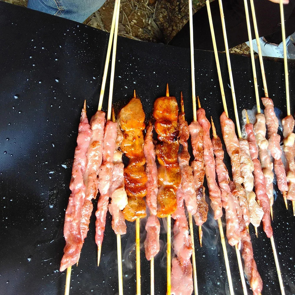 LoungeYard | Reusable Non-Stick BBQ Grill Mat — product view 3
