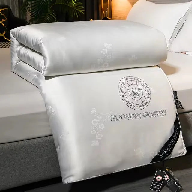 LoungeYard | Luxury Winter Duvet made of 100% Mulberry Silk — product view 6