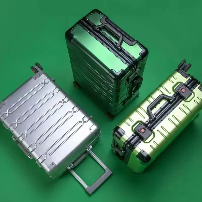 LoungeYard | Aluminum-Magnesium Suitcase – Vienna Voyager — product view 3