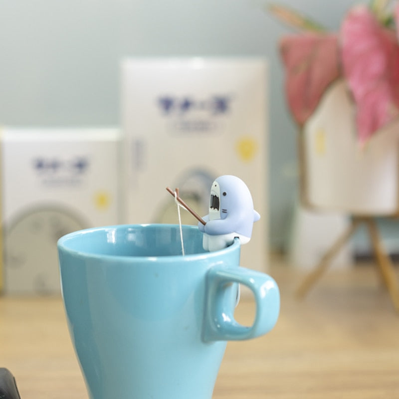 LoungeYard | Fishing Shark Tea Maker — product view 1