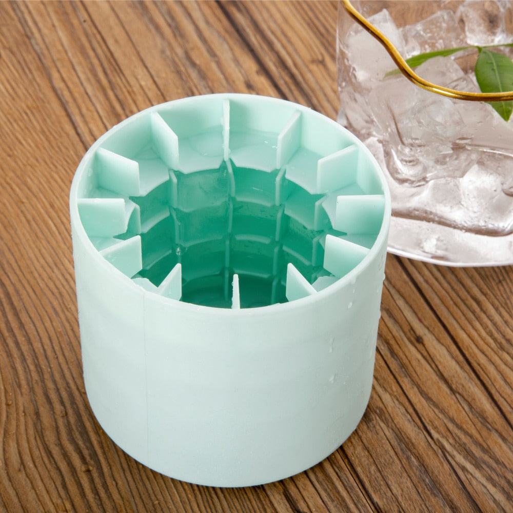 LoungeYard | Creative Ice Bucket Mold Cup — product view 3