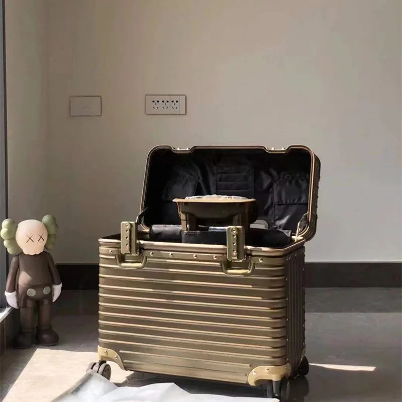LoungeYard | Aluminium-Magnesium Hardcase Suitcase – Monaco — product view 7