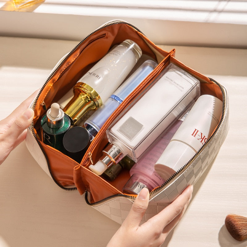 LoungeYard | Luxury Checkered Make-up Cosmetic Bag — product view 2