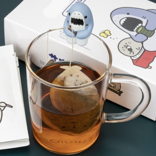 LoungeYard | Fishing Shark Tea Maker — product view 2
