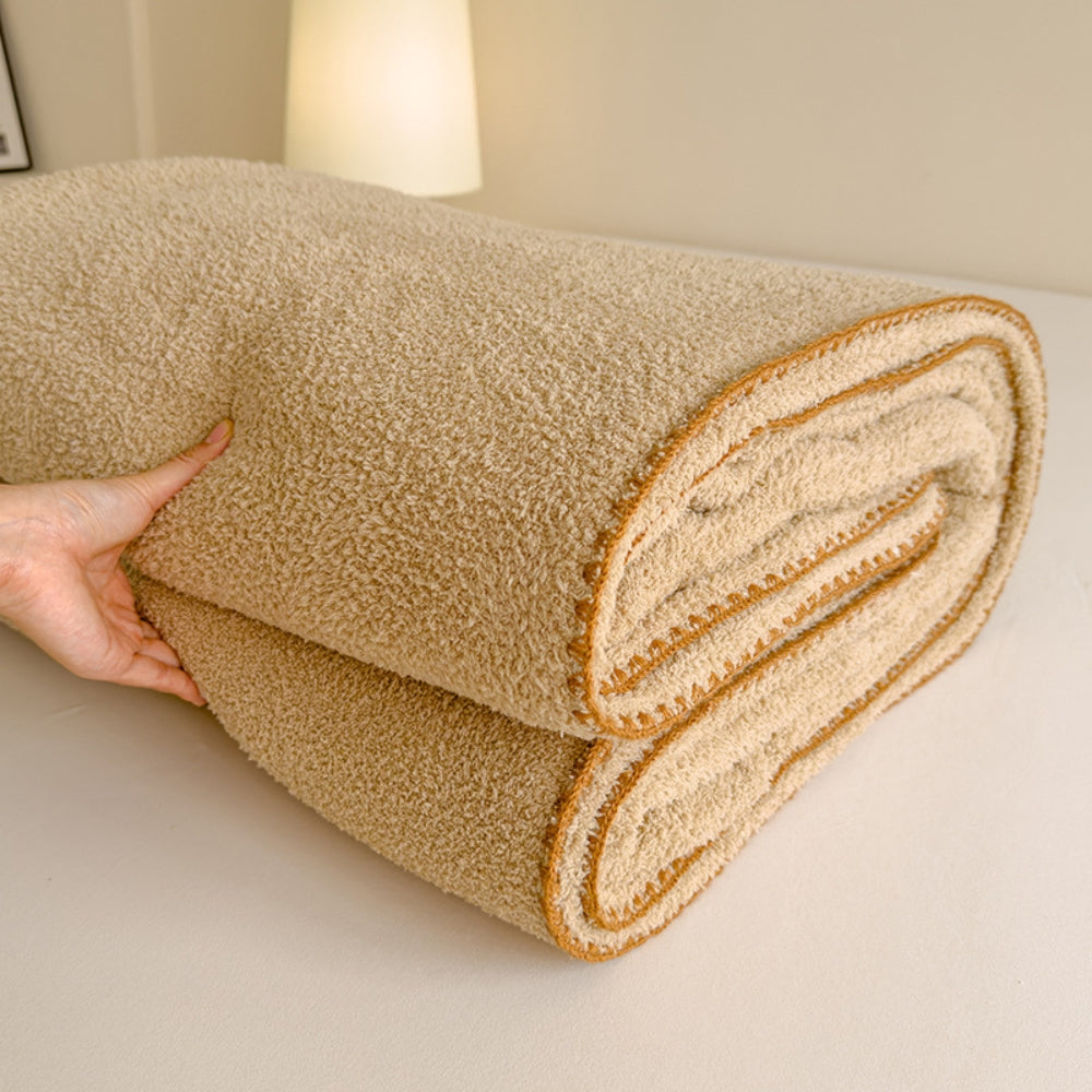 LoungeYard | Veluvia Bouclé Plush Winter Blanket — product view 2