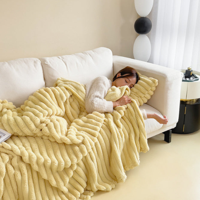LoungeYard | WarmHug Blanket - Ultimate Coziness for Cold Winter Evenings — product view 4