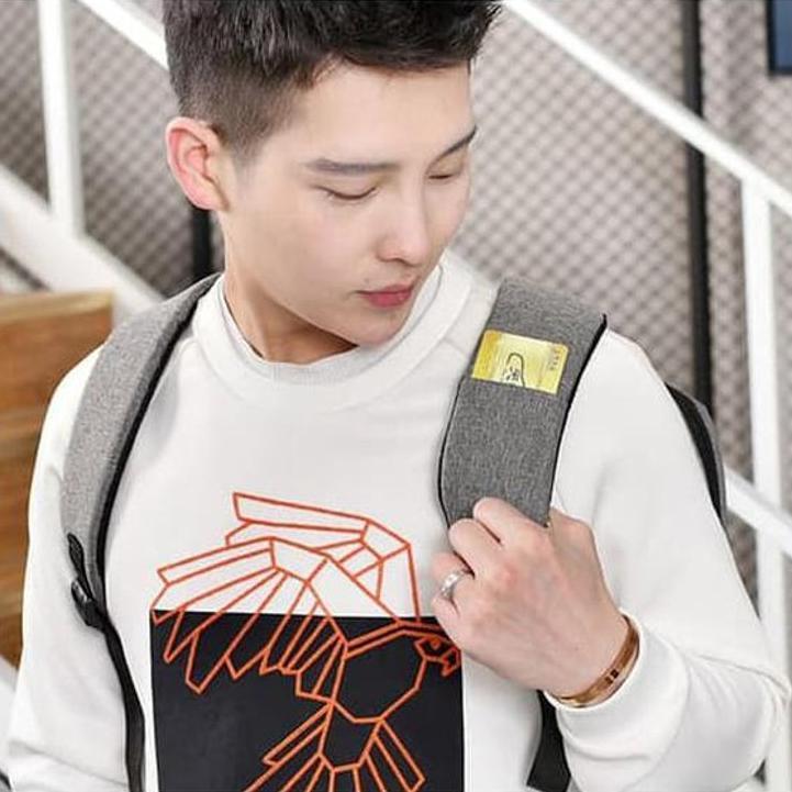 LoungeYard | 3-pin Lock Anti Theft USB Backpack — product view 2