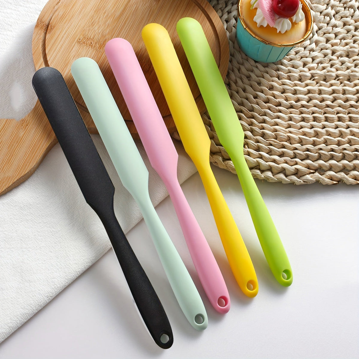 LoungeYard | Silicone Spatula for Baking and Icing — product view 4