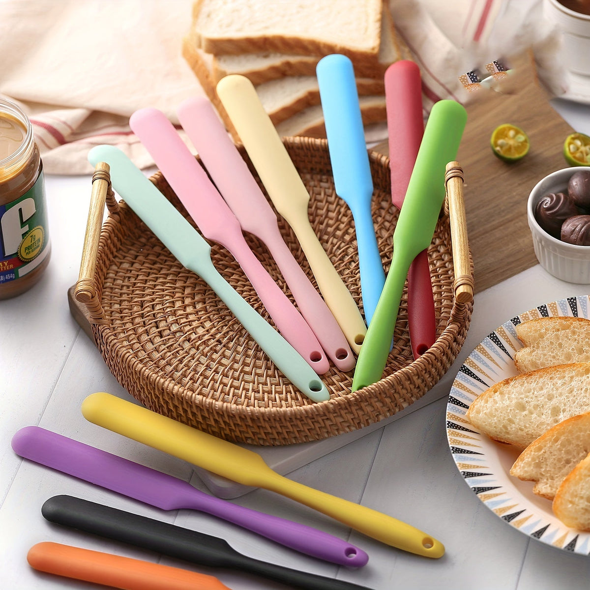 LoungeYard | Silicone Spatula for Baking and Icing — product view 3