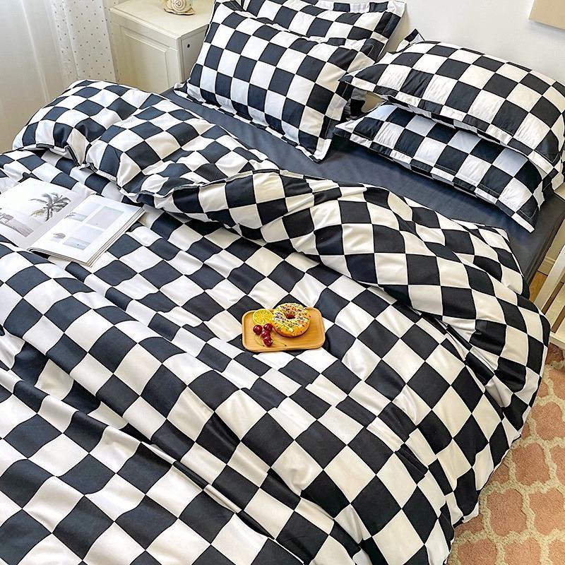 LoungeYard | Checked Bedding Set — product view 1