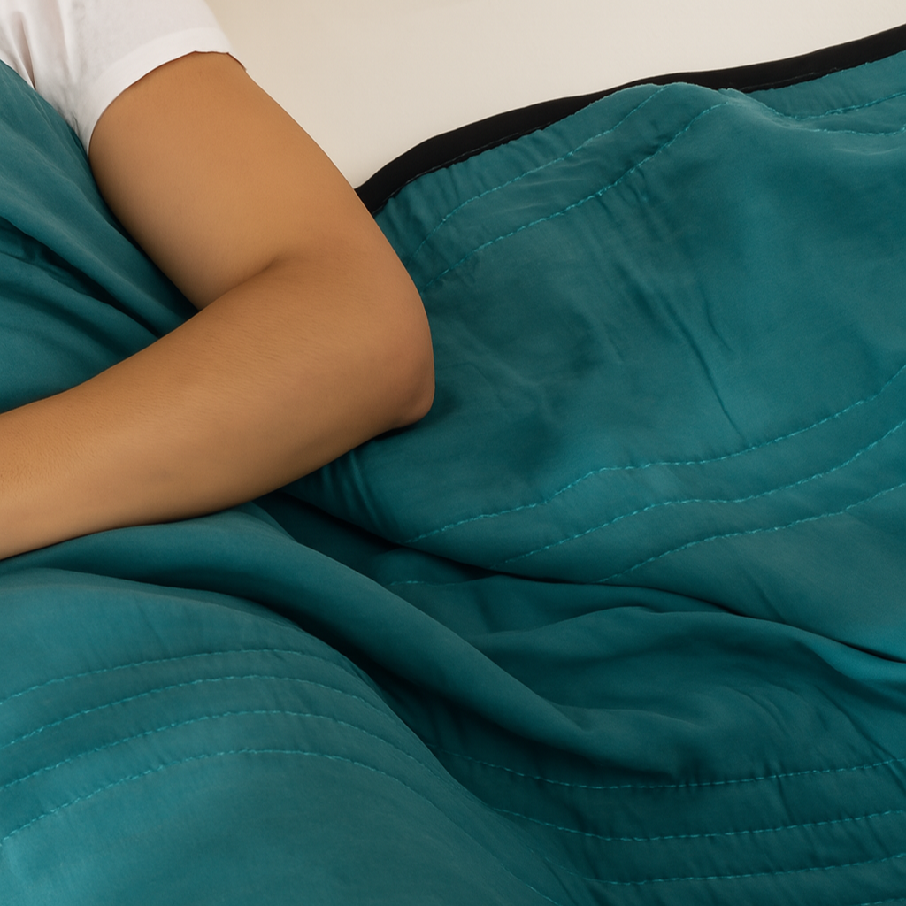 LoungeYard | Summer Lightweight Quilt Solid Color All Season Comforter for Double Bed — product view 2