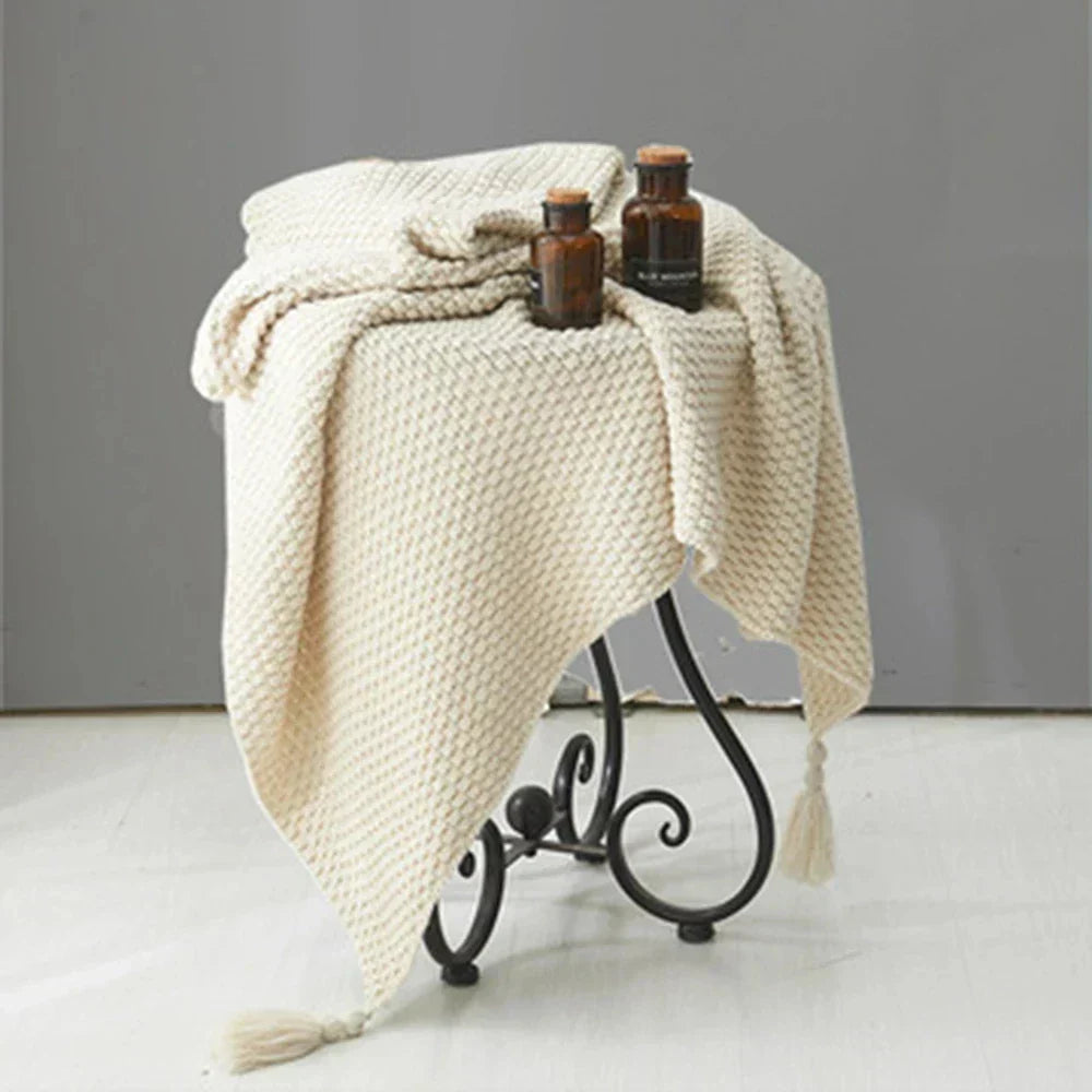 LoungeYard | Wool Blanket ArcticHaven | Scandinavian Design with Tassels & Balls | Warm & Stylish — product view 2