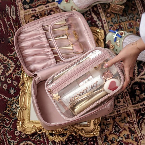 LoungeYard | Large capacity velvet cosmetic bag + wash bag — product view 1