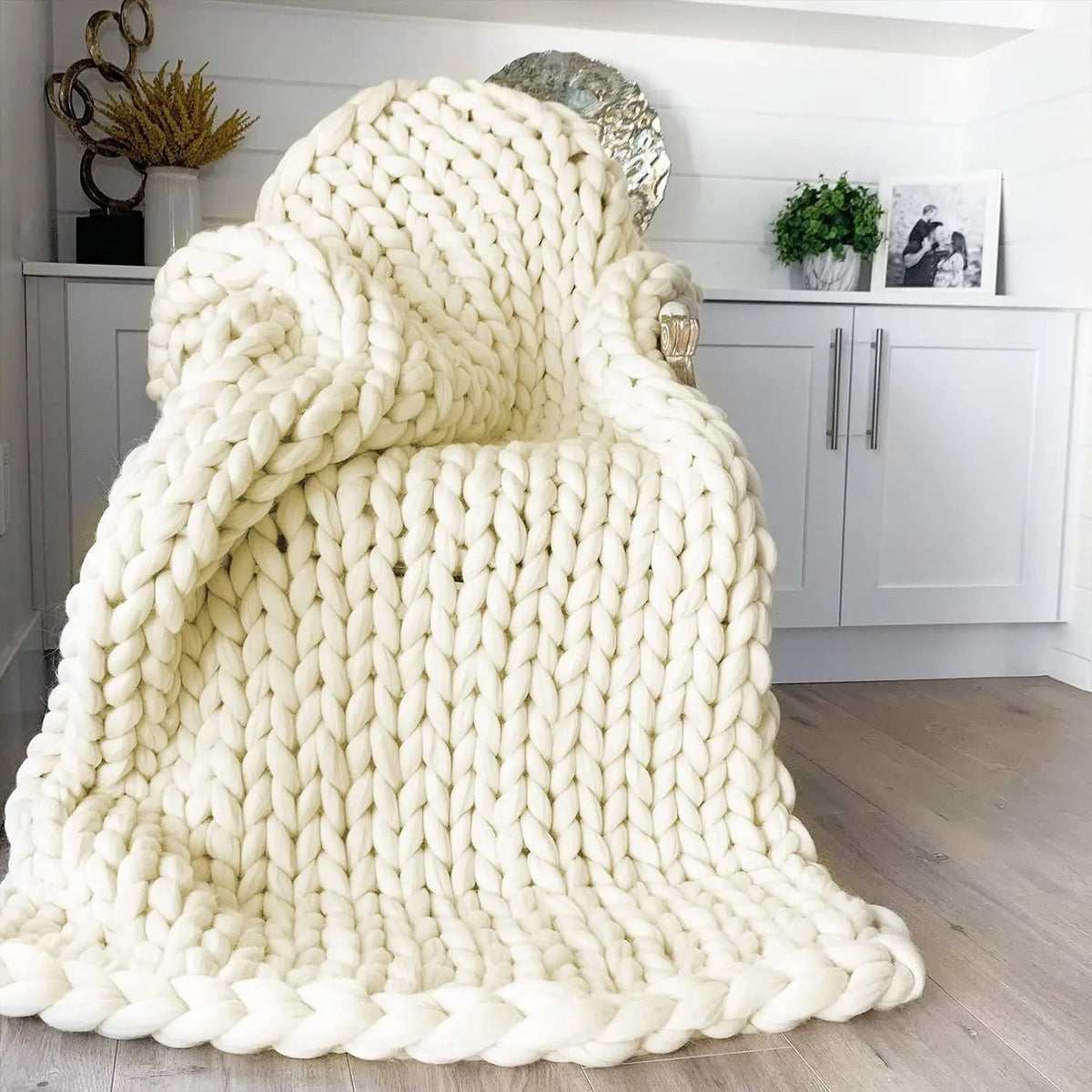 LoungeYard | Thick Line Sofa Knitted Blanket — product view 4