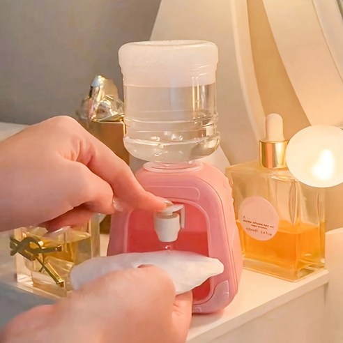 LoungeYard | GlowPump – Clean skin, drip-free & stylish! — product view 2