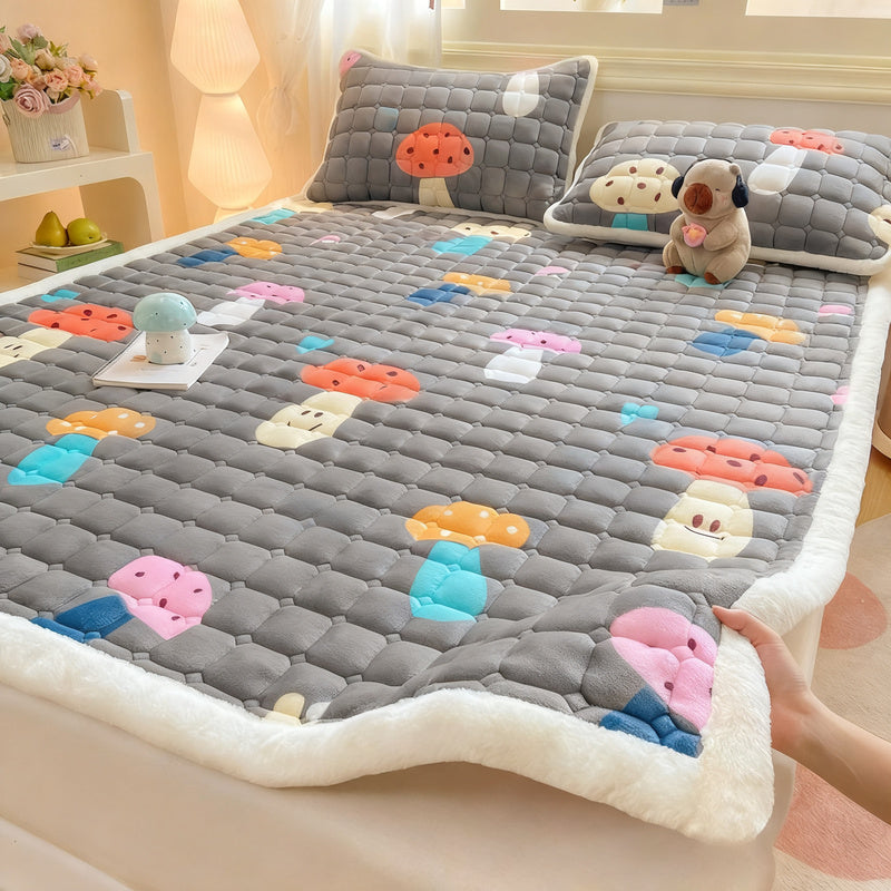 Fleece mattress topper, warm and soft — product view 3