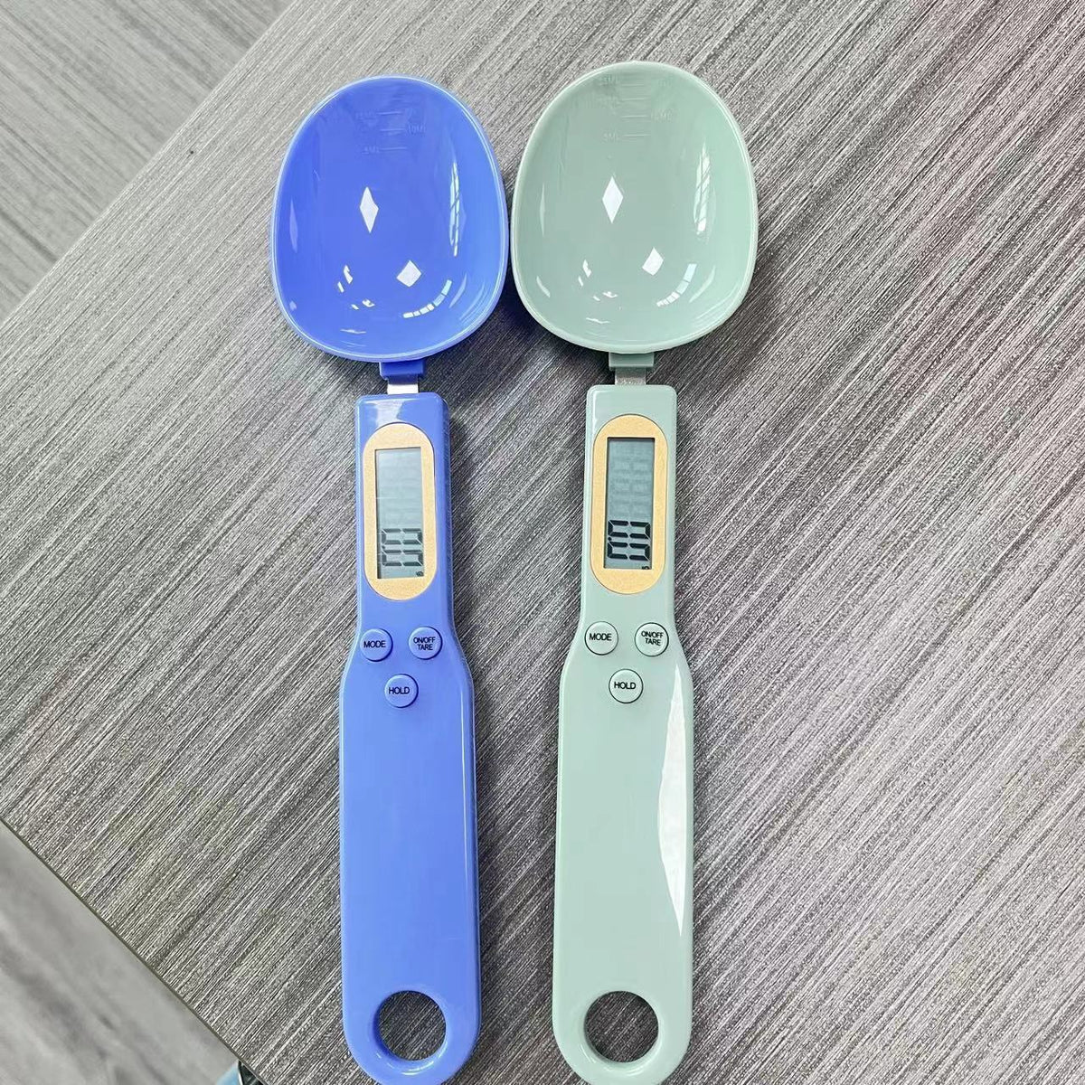 Electronic spoon scale for precise weighing — product view 1