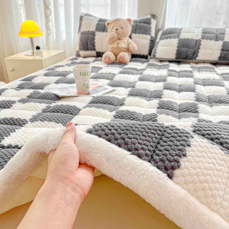 Fleece mattress topper, warm and soft — product view 6