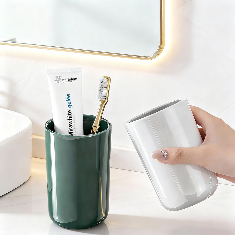 Portable toothbrush cup made of plastic — product view 3