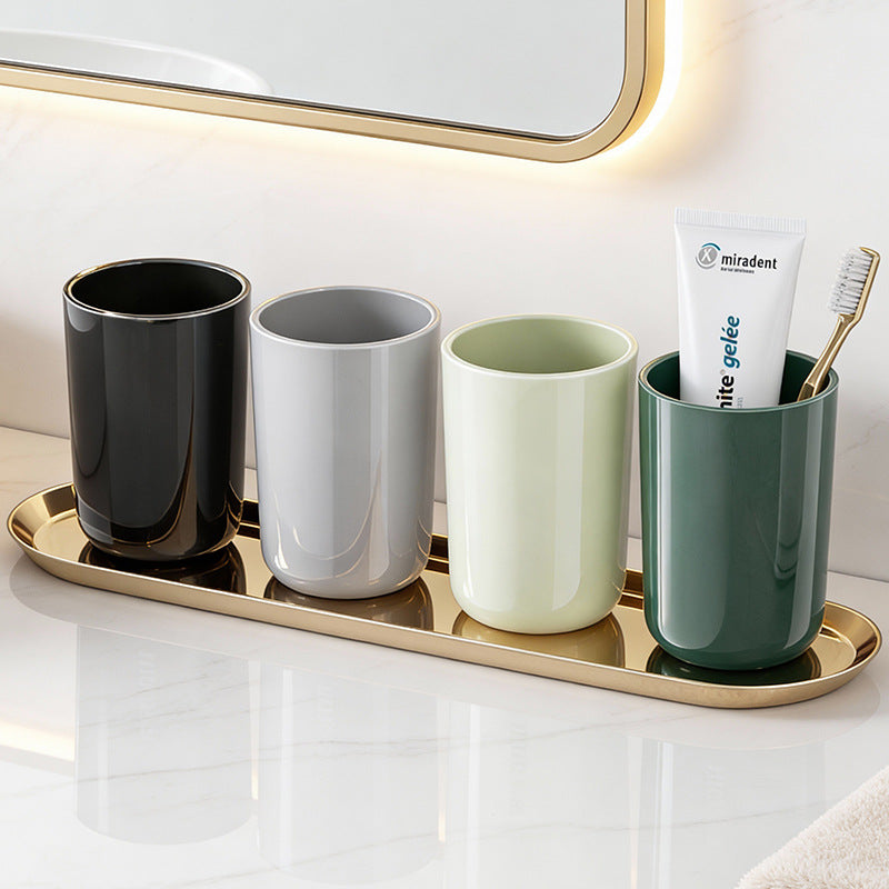 Portable toothbrush cup made of plastic — product view 1