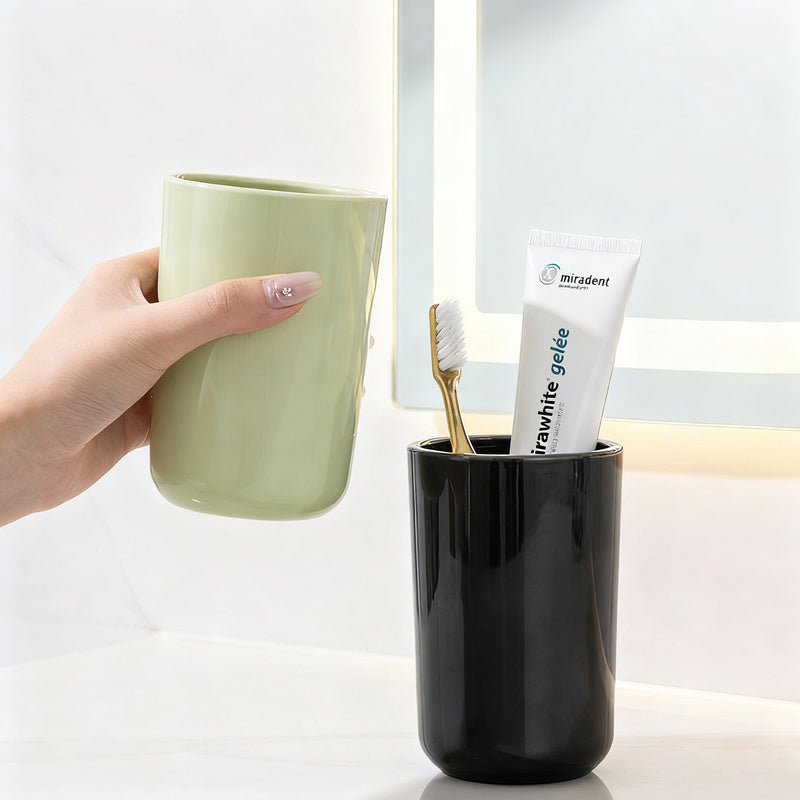 Portable toothbrush cup made of plastic — product view 2