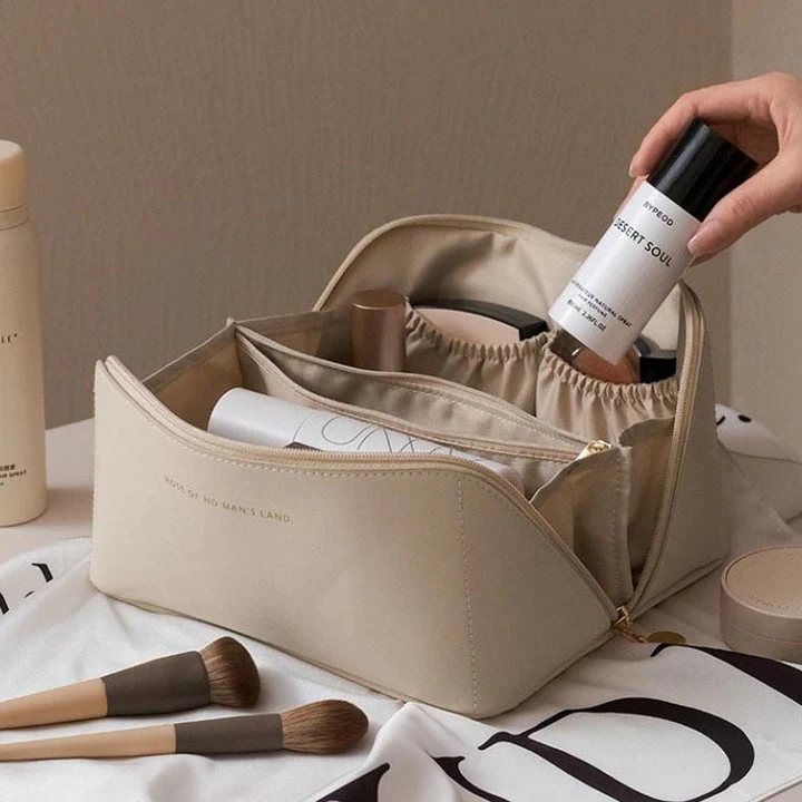 LoungeYard | Luxurious cosmetic bag — product view 1
