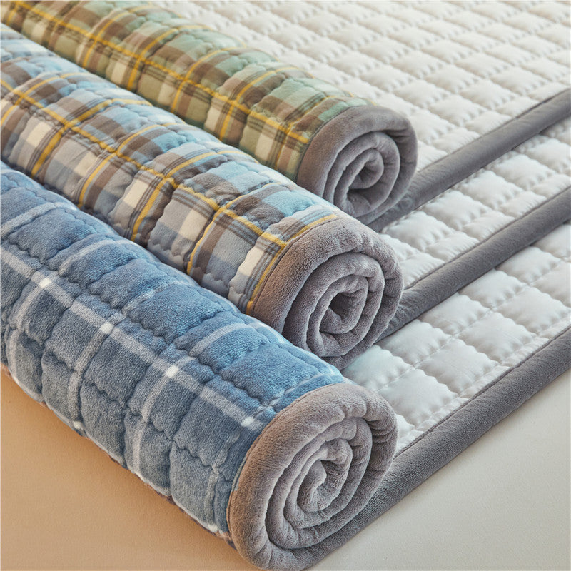 Fleece mattress topper, warm and soft — product view 1